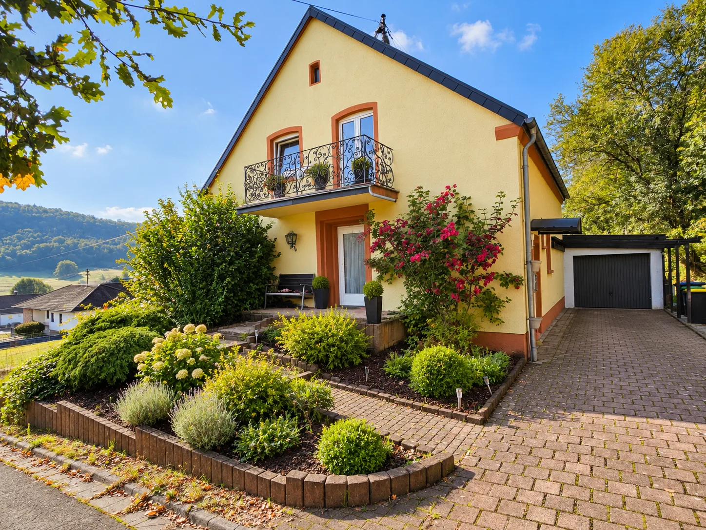 Losheim: Gemütliches Einfamilienhaus direkt am Waldrand (Sackgassenendlage) in Rissenthal